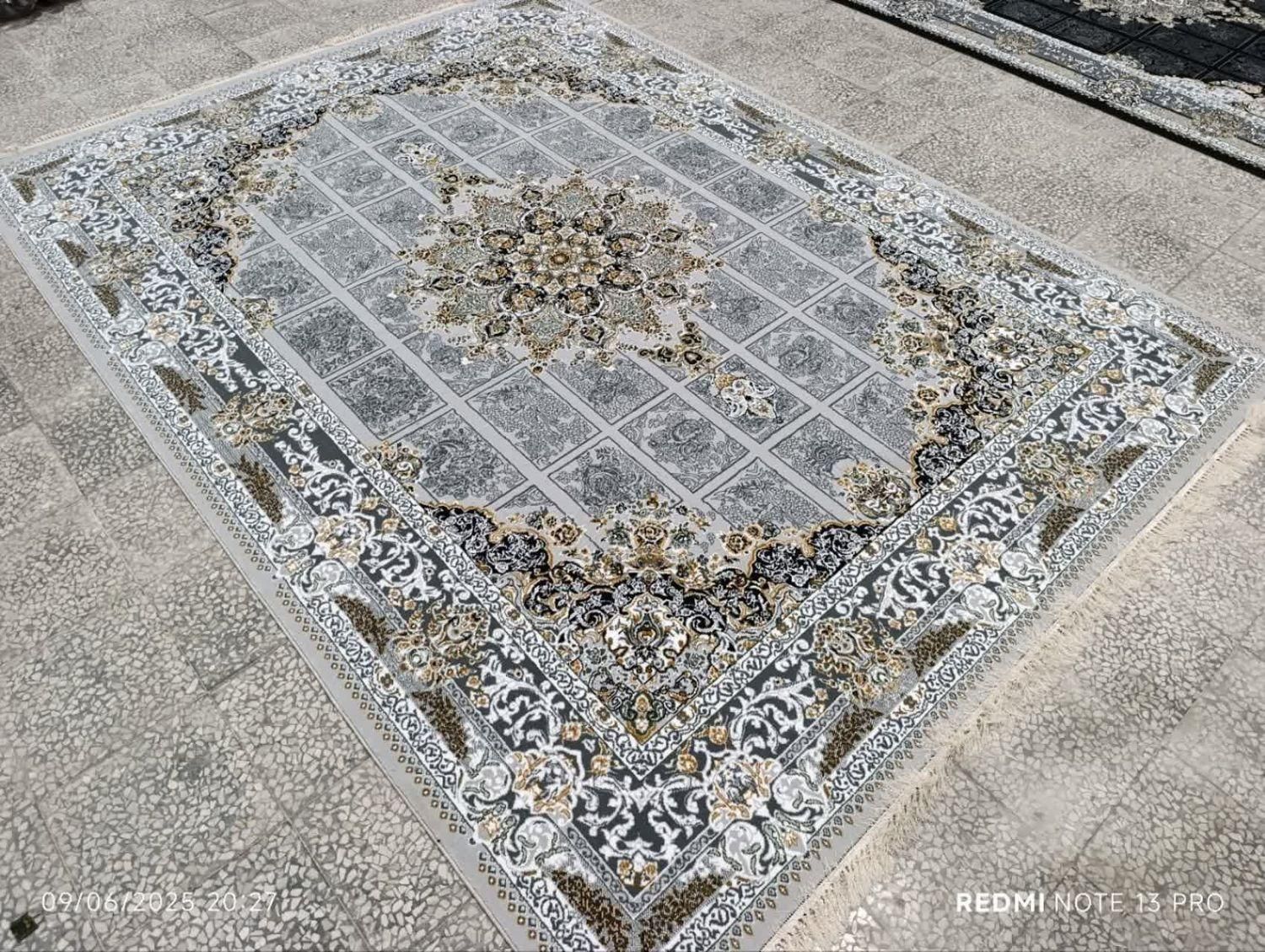 فرش خانه کاشانه|فرش|بناب, |دیوار