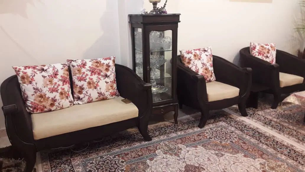 مبلمان ۷ نفره به همراه میز پذیرایی|مبلمان خانگی و میز عسلی|تهران, جنت‌آباد شمالی|دیوار