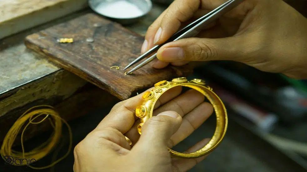 استخدام و اموزش نیرو اقا دائم کارگاه طلاسازی|استخدام صنعتی، فنی، مهندسی|دلیجان, |دیوار