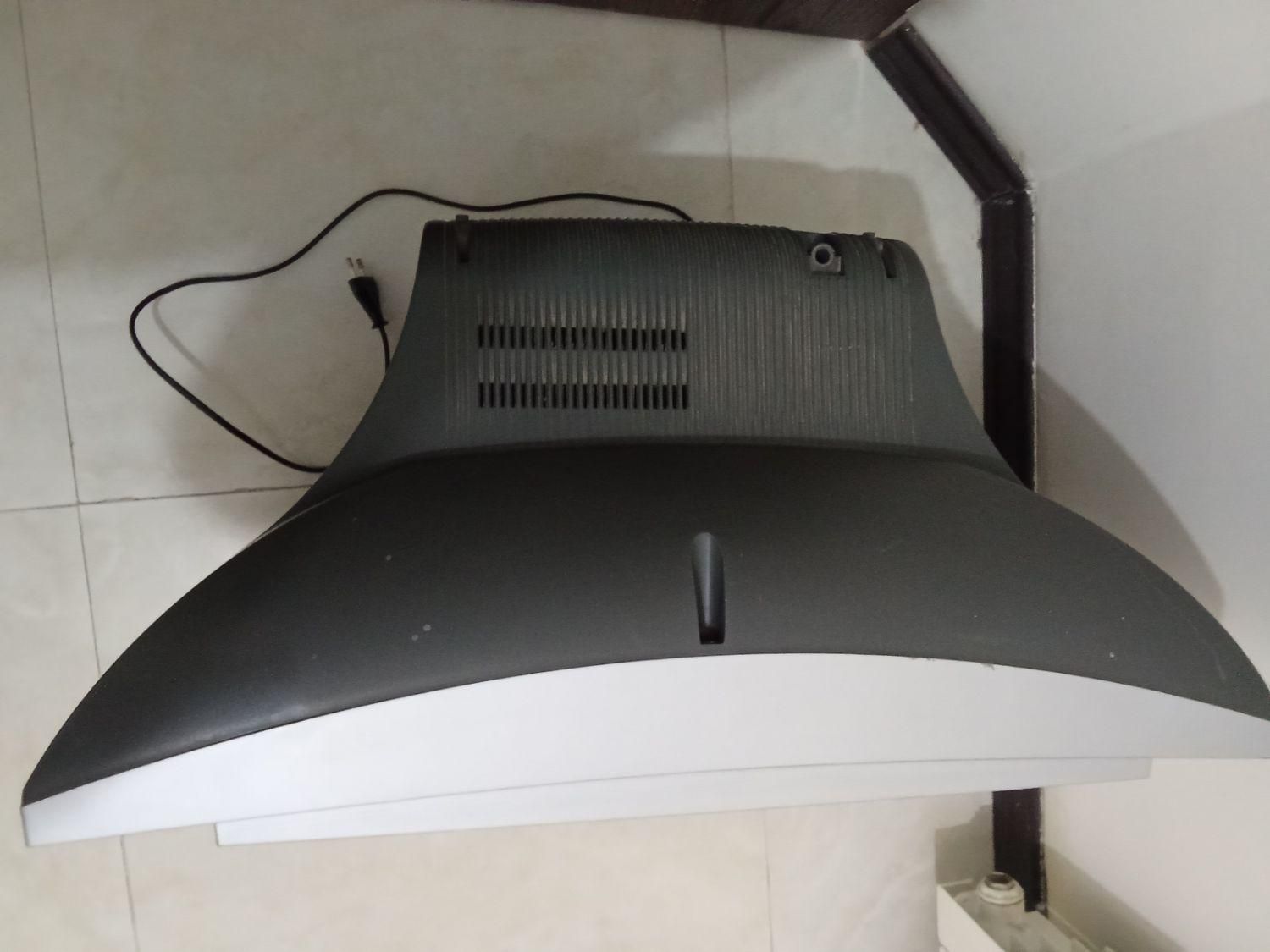 تلویزیون سامسونگ نقره ای اصل کشور کره کم کار|تلویزیون و پروژکتور|اصفهان, باغ دریاچه|دیوار