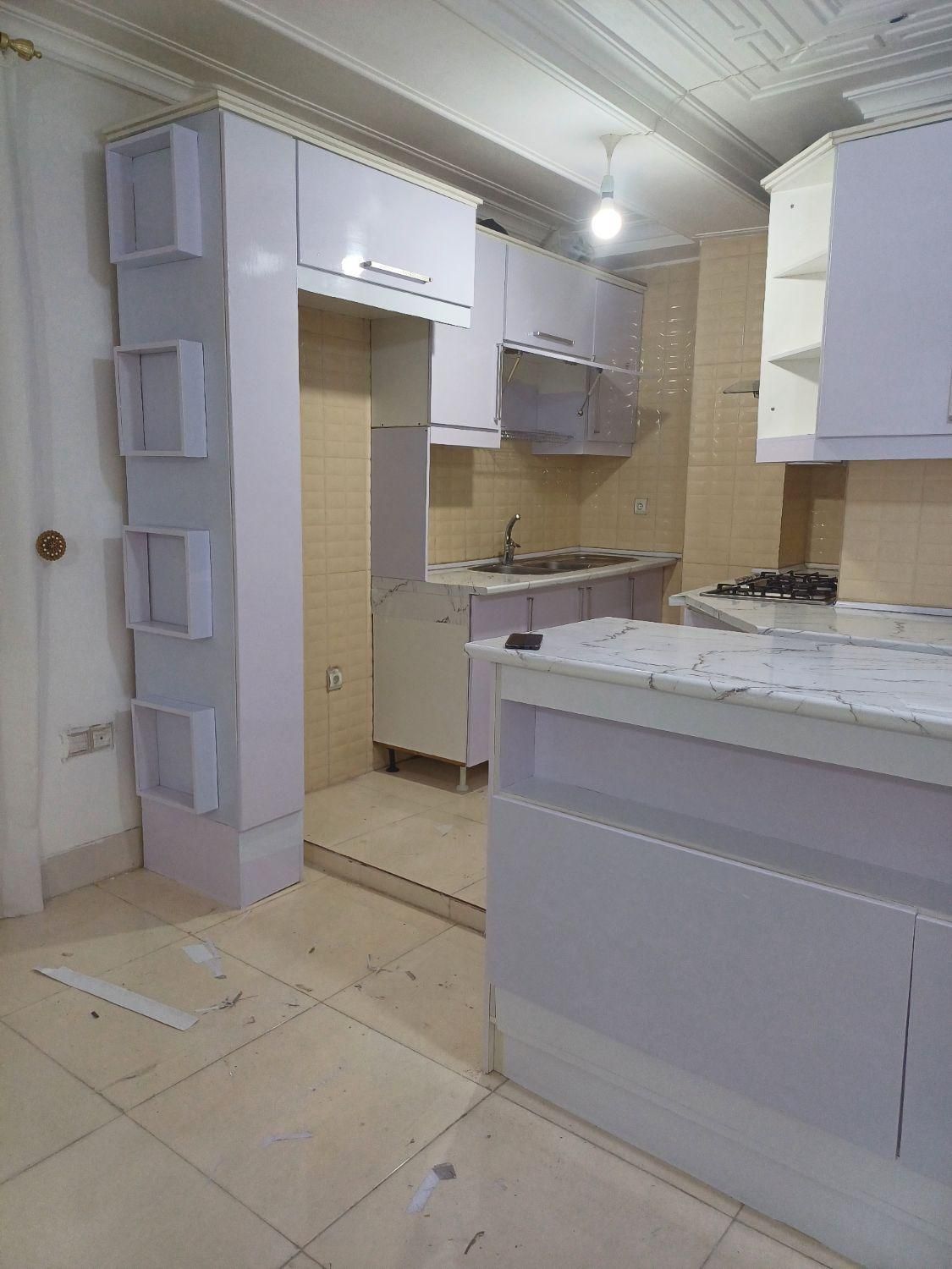 نصب برچسب کابینت .لگو .استیکر روی ماشین.|خدمات پیشه و مهارت|بندرعباس, |دیوار