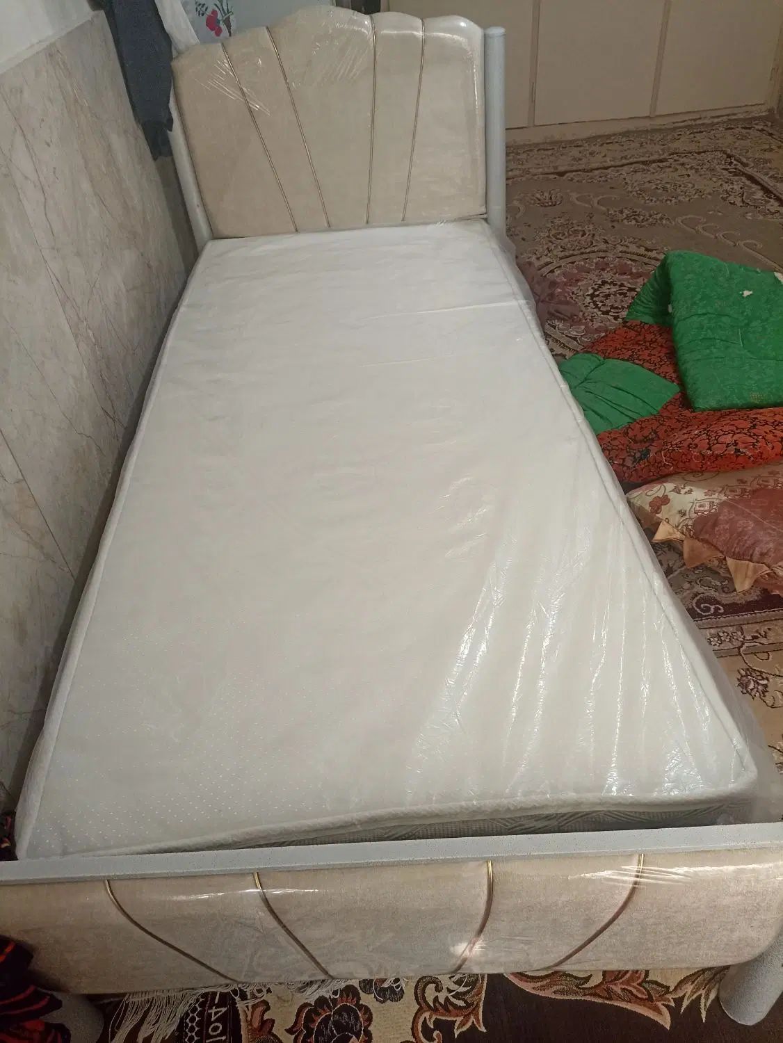 تختخواب|تشک تختخواب|مشهد, کوه سنگی|دیوار