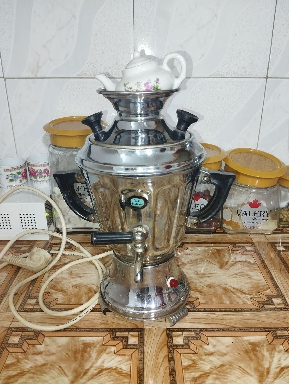 یک عددسماوربرقی سالم وتمیزقیمت 1500|سماور، چای‌ساز، قهوه‌ساز|کاشان, آیت الله سعیدی|دیوار