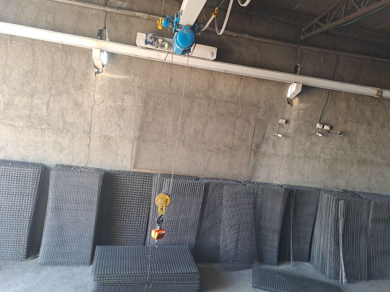 فنس توری پرسی مشبک مفتول کلاف آهنی میلگرد شاخه|مصالح و تجهیزات ساختمان|مشهد, کشاورز|دیوار