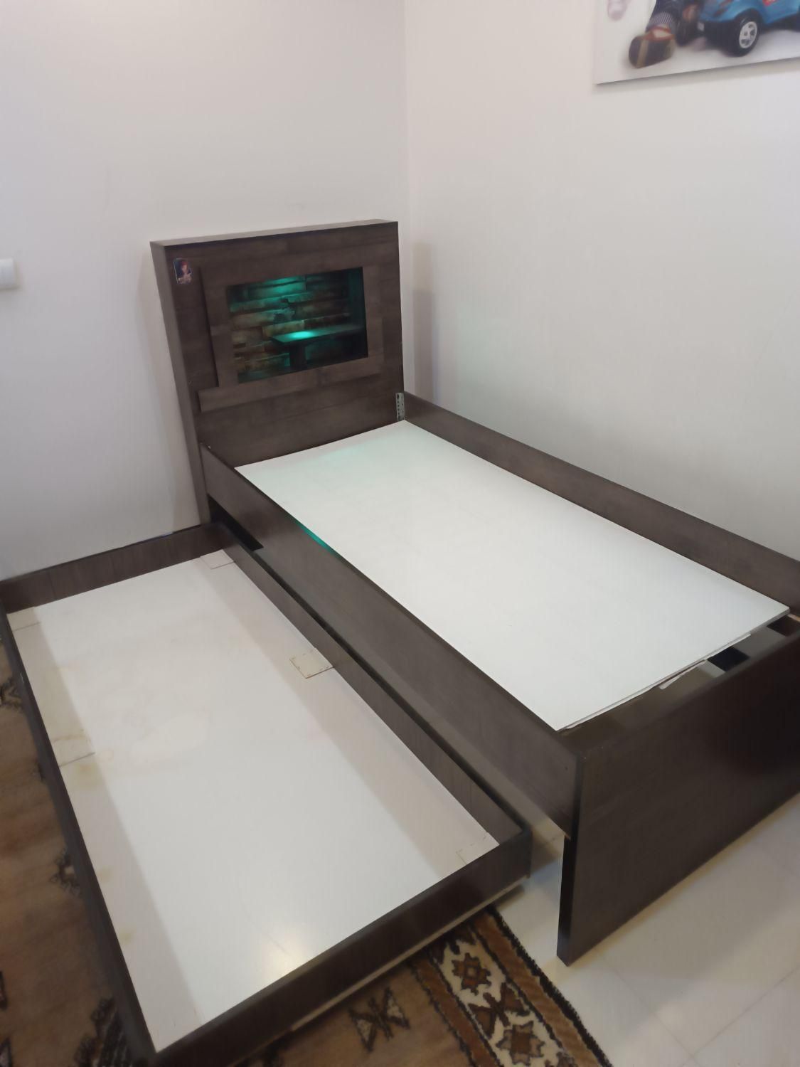 تخت دو نفره دو طبقه|تخت و سرویس خواب|بوشهر, |دیوار