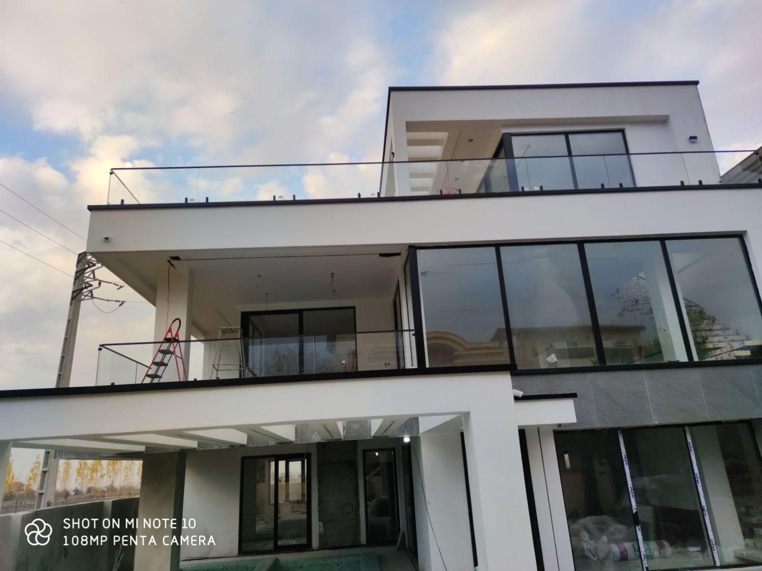 اجرا نرده شیشه ای سکوریت و لمینیت|خدمات پیشه و مهارت|آمل, |دیوار