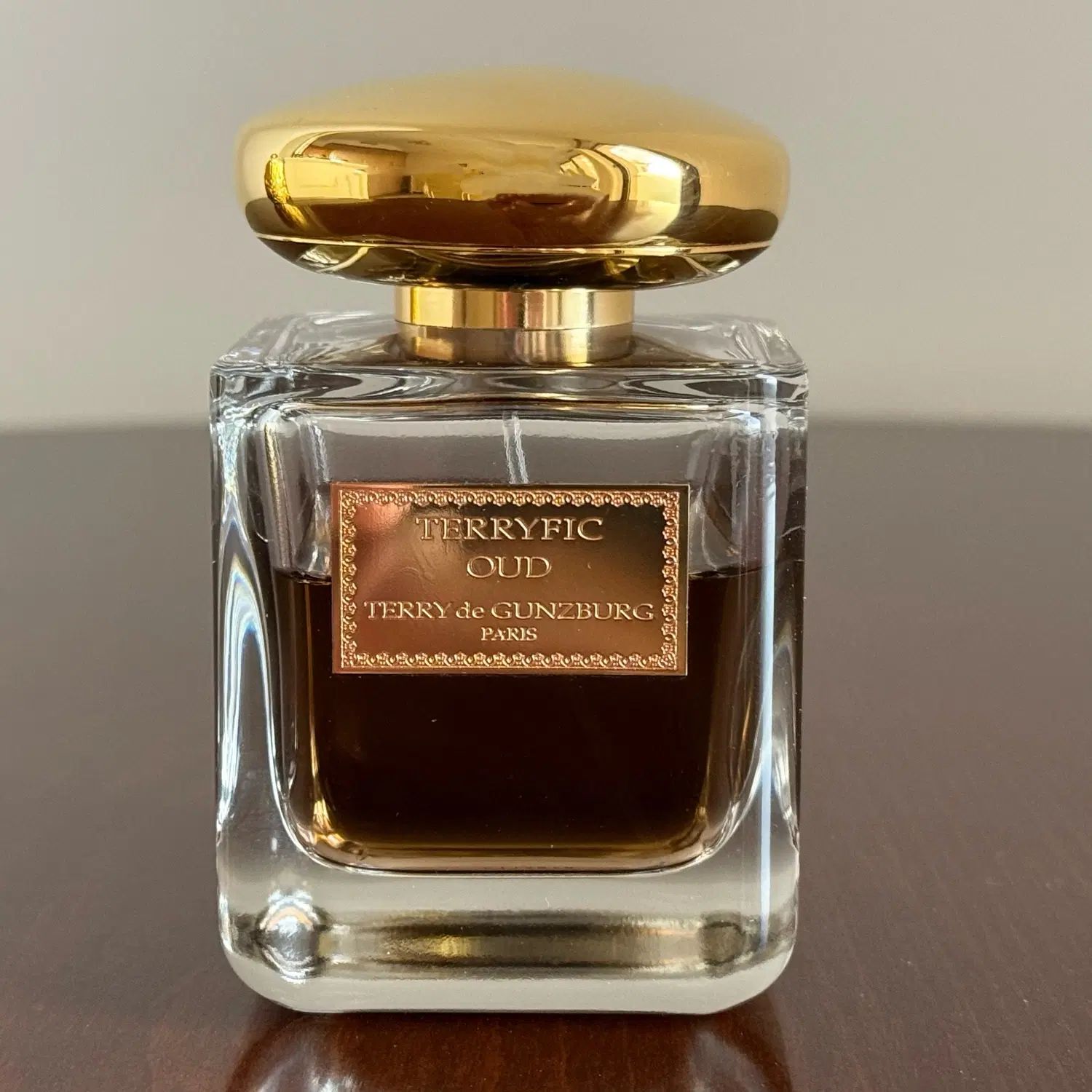 عطر زنانه مردانه لوکس رایحه عود ملایم تریفیک عود|آرایشی، بهداشتی، درمانی|تهران, دروس|دیوار