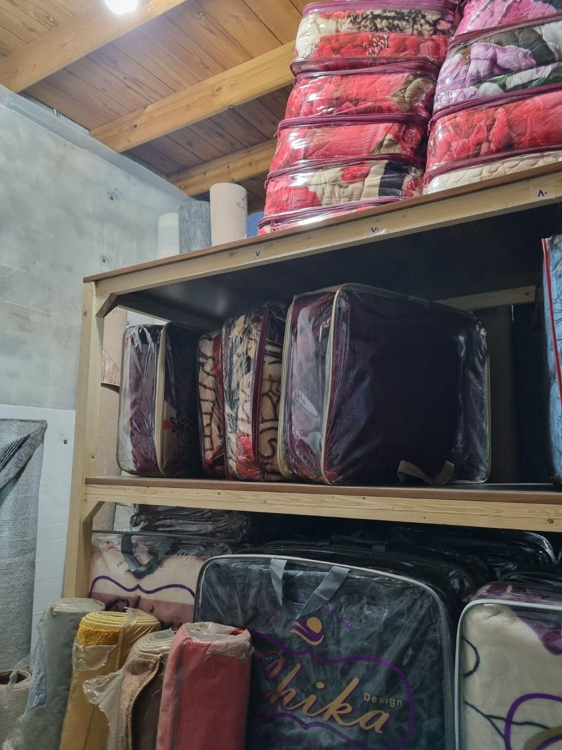 پتو ضخیم|رختخواب، بالش، پتو|بندر انزلی, گلسرخ|دیوار