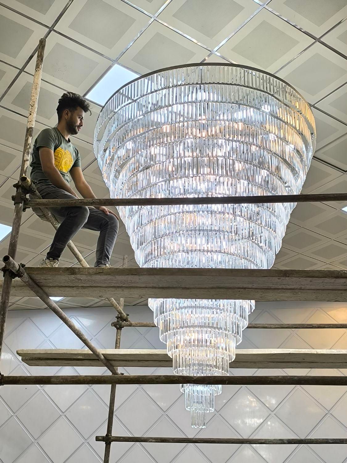 نصب ونصاب انواع لوستر(تعمیرو مونتاژ انواع لوسترها)|خدمات پیشه و مهارت|اهواز, گلستان|دیوار