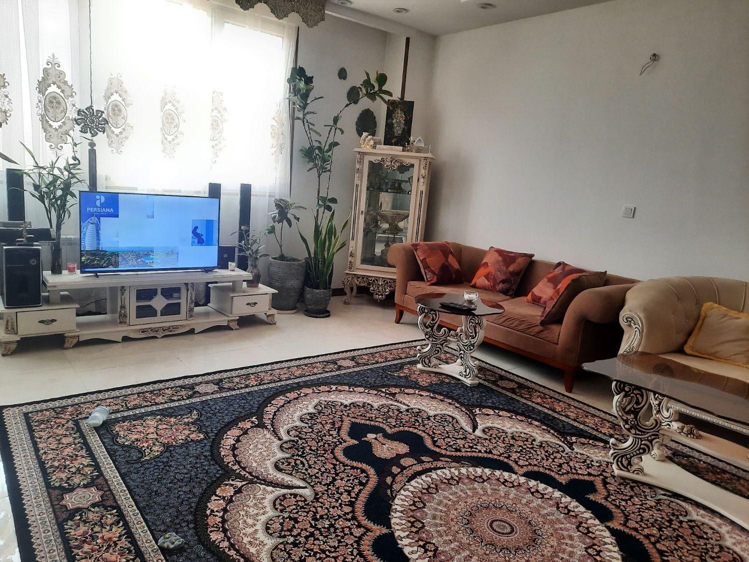 یه دسته مبل.ومبل سه نفر استراحت.بوفه. زیرتلوزیون|مبلمان خانگی و میز عسلی|کرج, شهرک گلها|دیوار