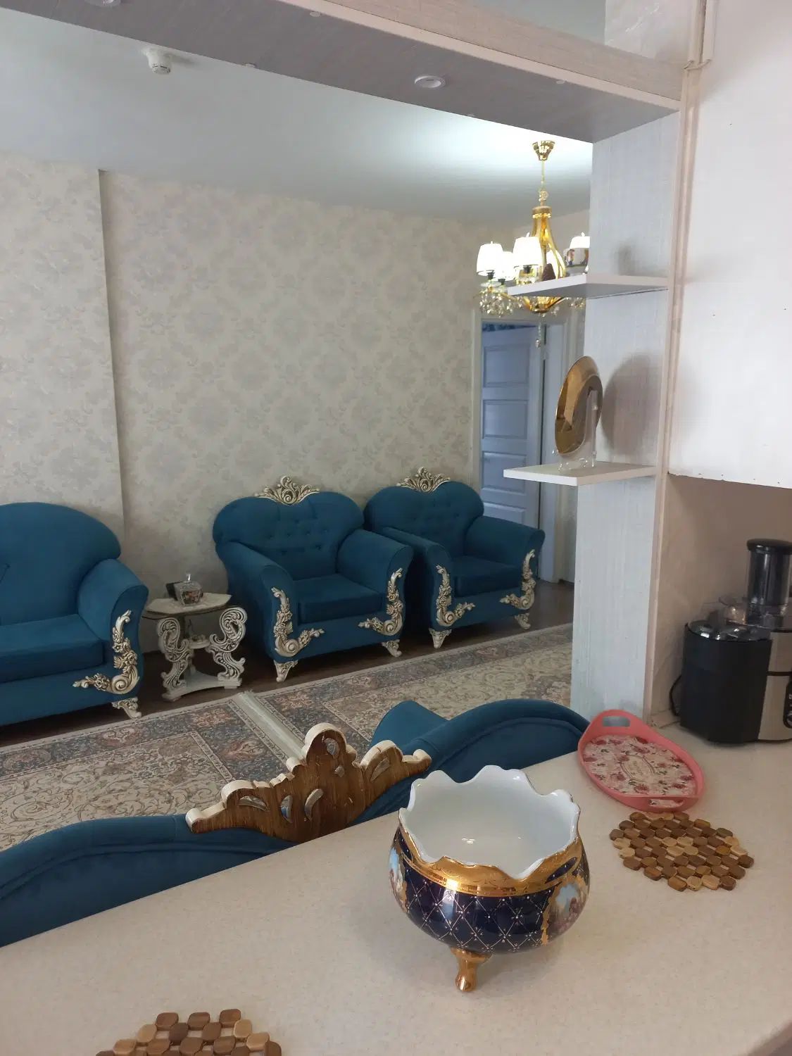 مبل راحتی هفت نفره بابوفه ومیزجلومبلی ومیزهای عسلی|مبلمان خانگی و میز عسلی|کرج, محمود آباد|دیوار