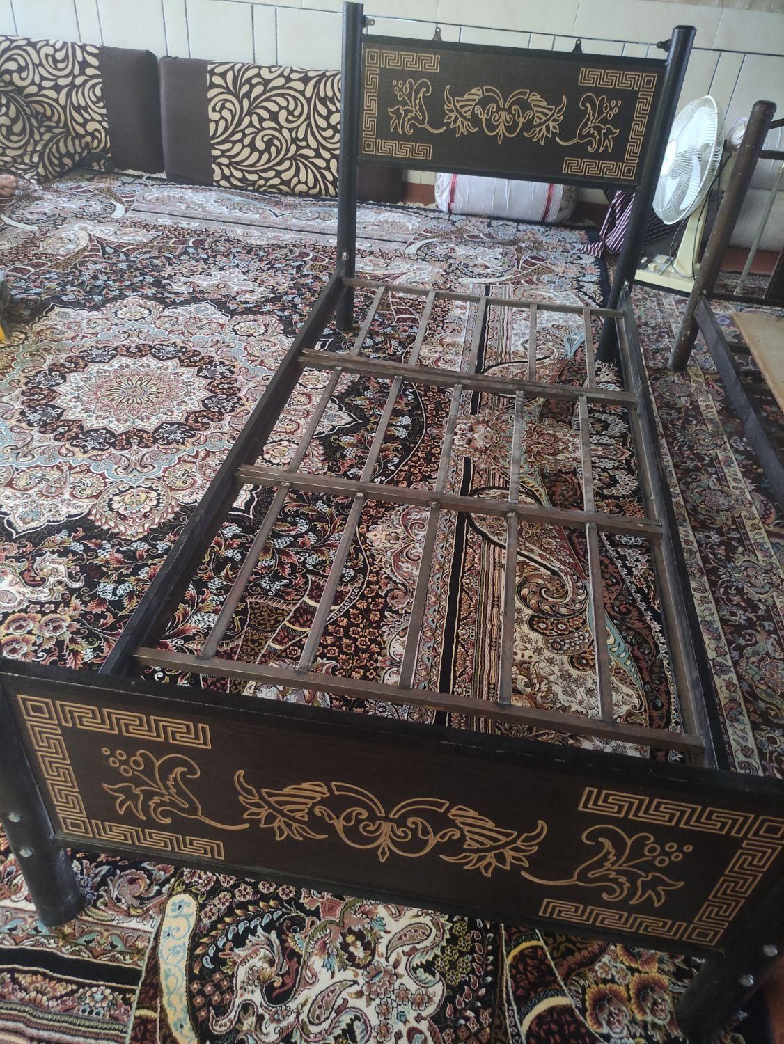 تخت خواب دو نفره  و تخت خواب یک نفره فلزی|تشک تختخواب|مرودشت, ژیان|دیوار