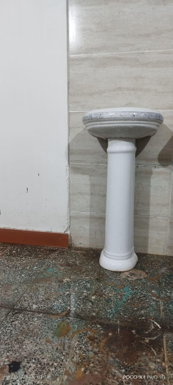 2 عدد روشویی در حد نو بفروش میرسدقیمت 3 ملیون تومن|لوازم سرویس بهداشتی|خرم‌آباد, |دیوار