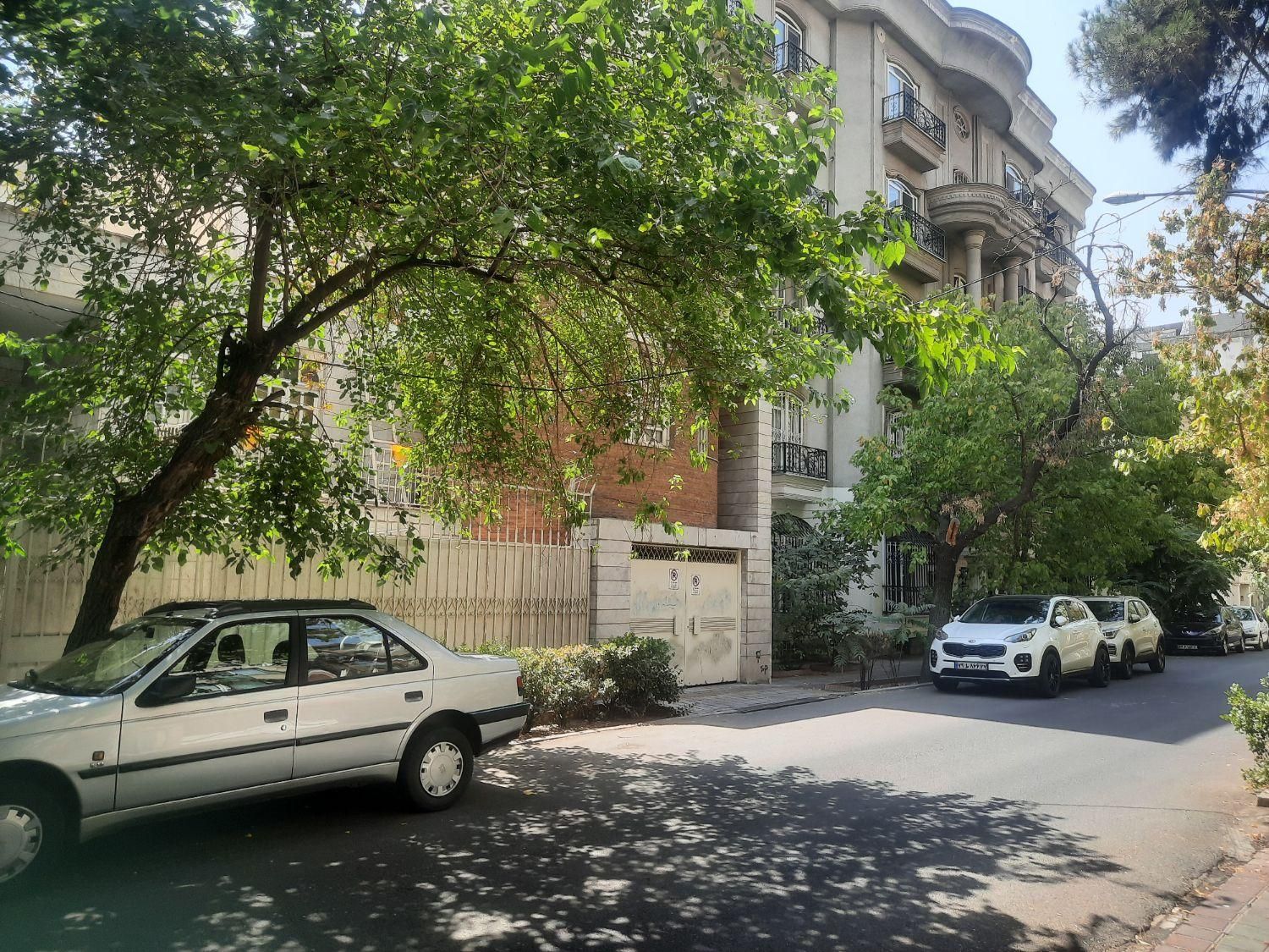 اجاره ۷۵۰ متر بنا ۵۰۰ متر حیاط ( مدرسه ،مهدکودک )|اجارهٔ خانه و ویلا|تهران, اختیاریه|دیوار