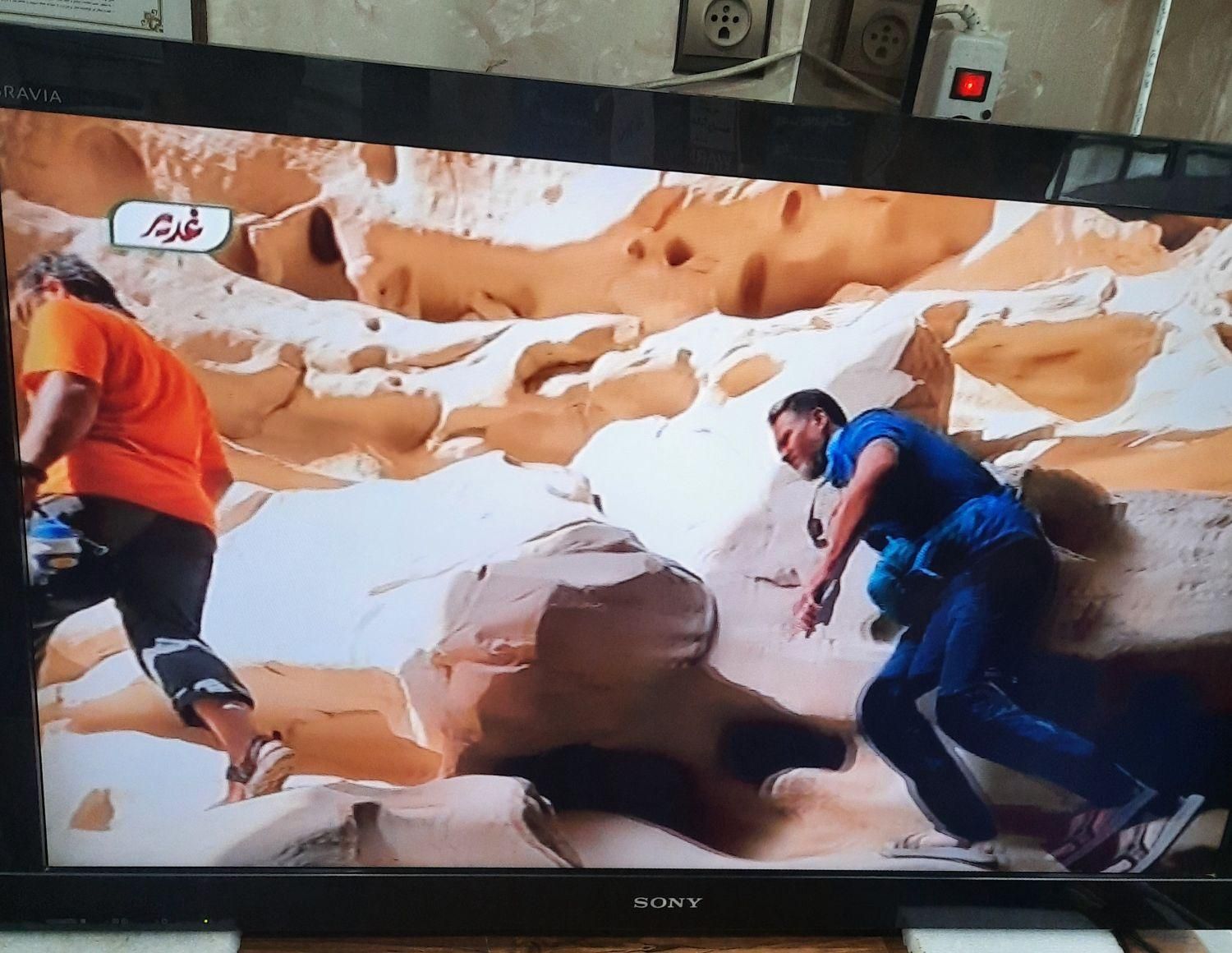 تلویزیون سونی ۴۰ اینچ|تلویزیون و پروژکتور|بندر انزلی, تهران|دیوار