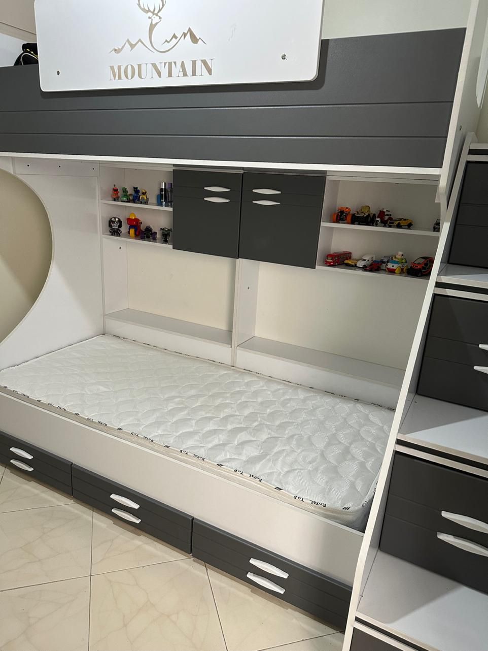 تخت دو طبقه نوجوان|تخت و صندلی بچه|اسلام‌شهر, شهرک صنعتی چیچکلو|دیوار