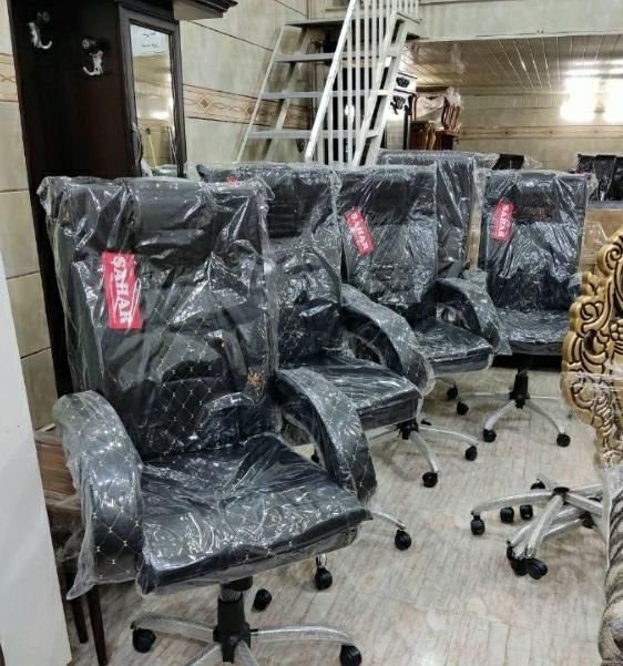 صندلی مدیریت کارمندی گردان لاندا|دفتر کار|رشت, پیرکلاچای|دیوار