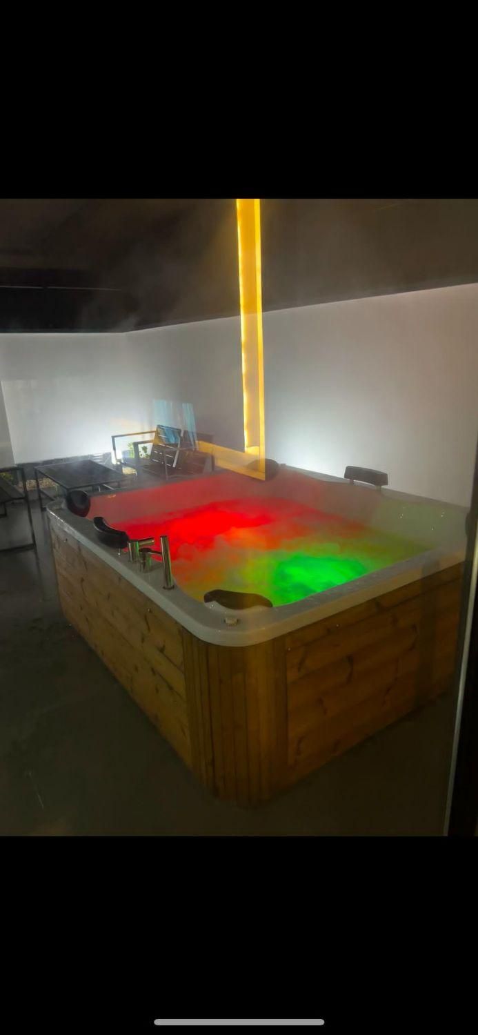 اجاره روزانه ویلا مدرن ۳خواب با جکوزی روباز ۶نفره|اجارهٔ کوتاه‌مدت ویلا و باغ|چاف و چمخاله, |دیوار