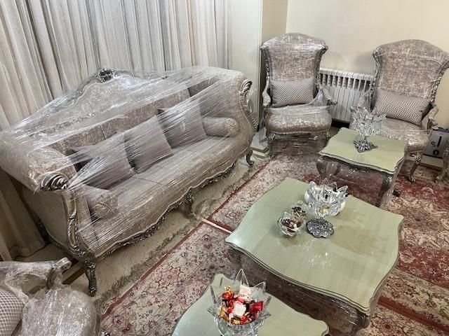 فروش فوری مبلمان سلطنتی چوب گردو (کاملاً نو)|مبلمان خانگی و میز عسلی|تهران, شمس‌آباد|دیوار