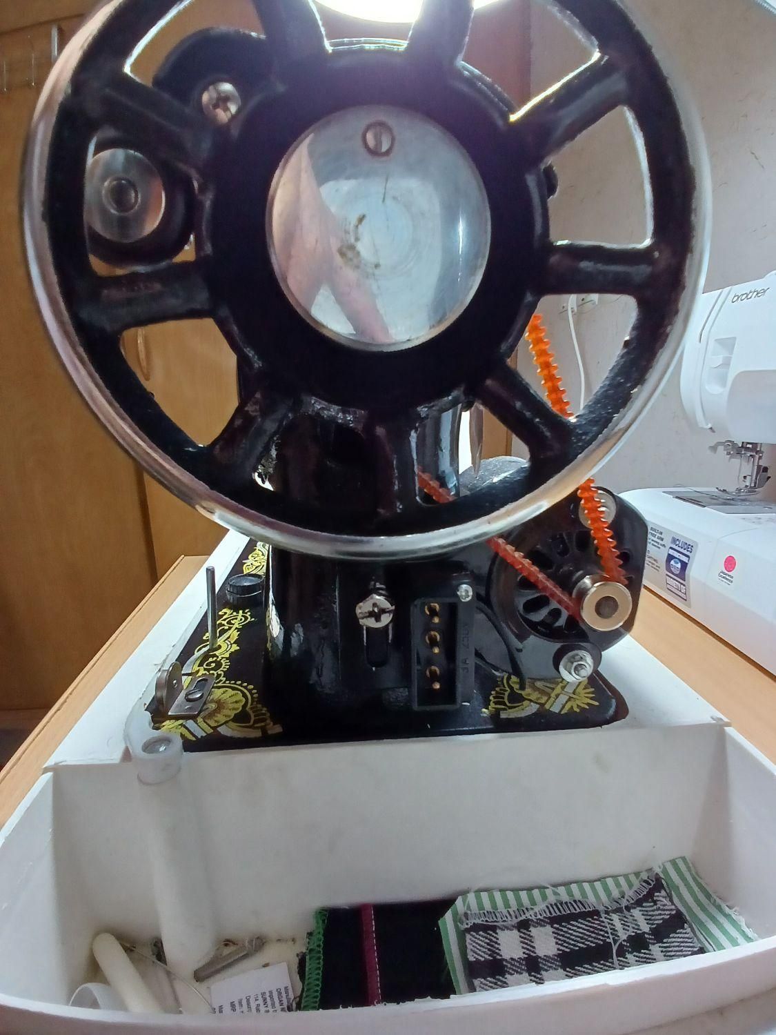 چرخ خیاطی|چرخ خیاطی و ریسندگی|شاهین‌شهر, فردوسی|دیوار