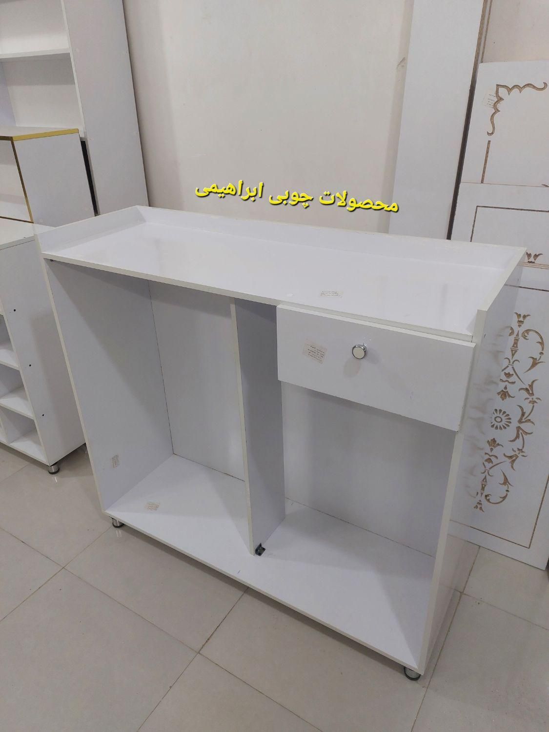 ویترین مغازه میز پاچال شلف قفسه چوبی دکور کتابخانه|فروشگاه و مغازه|مشهد, نوید|دیوار