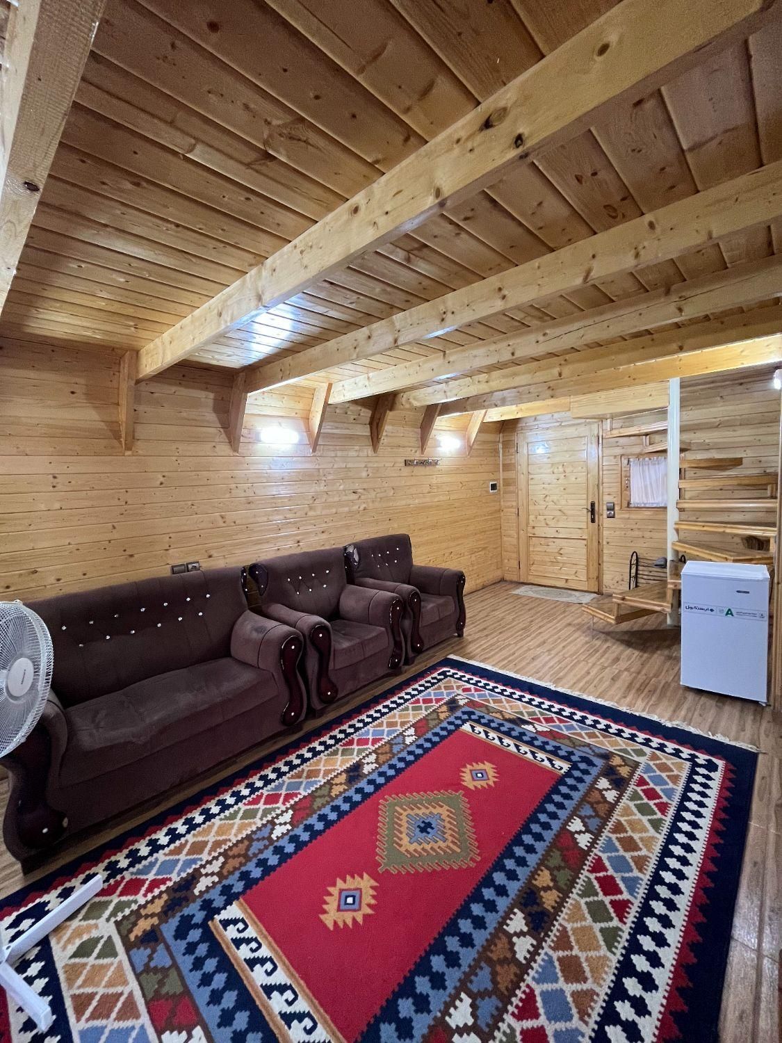 کلبه دوقلوها|اجارهٔ کوتاهمدت ویلا و باغ|بابل, |دیوار