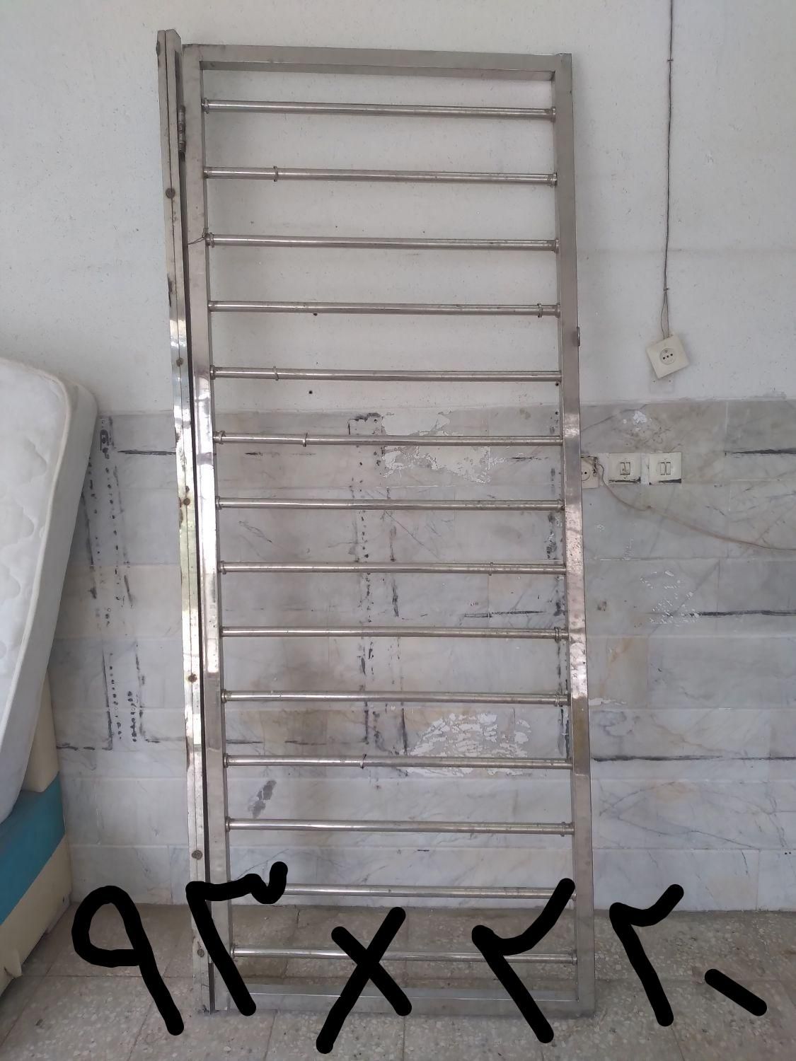 درب و حفاظ استیل ودرب چوبی|مصالح و تجهیزات ساختمان|قم, باسکول|دیوار