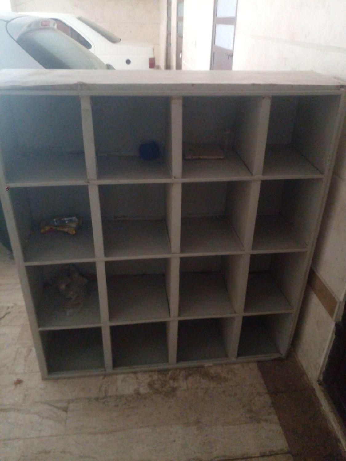 قفسه فلزی .کارکرده|کتابخانه، شلف، قفسه‌های دیواری|کرج, گلشهر|دیوار