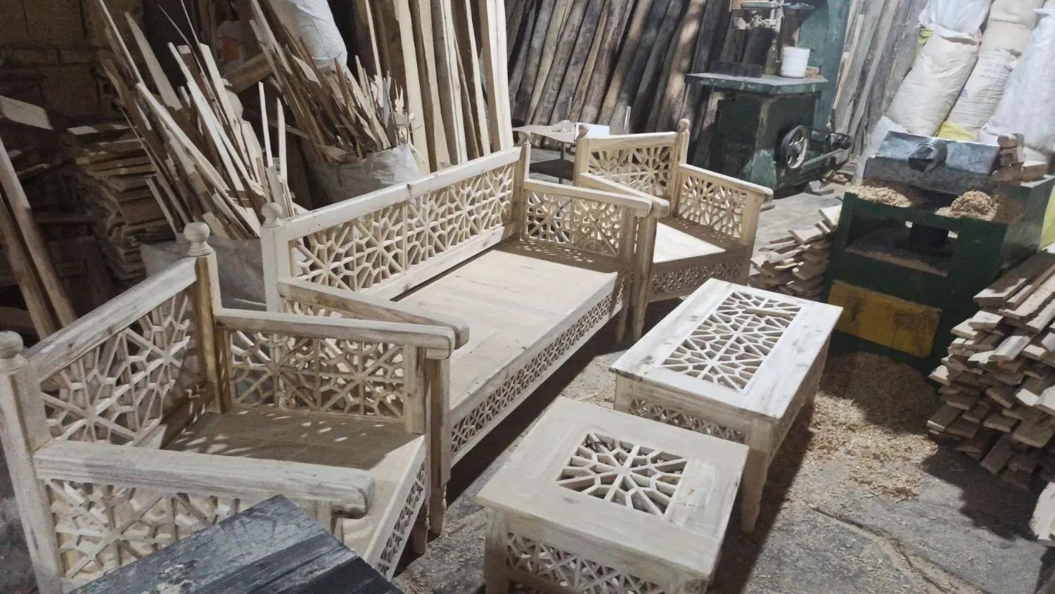 نجار سنتی کار|استخدام صنعتی، فنی، مهندسی|مشهد, بالا خیابان|دیوار