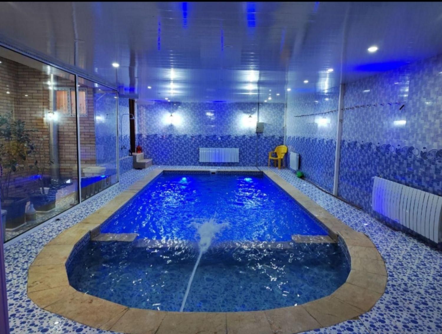 اجاره روزانه باغ ویلا/استخردارسرپوشیده آبگرم|اجارهٔ کوتاهمدت ویلا و باغ|اصفهان, پارک مشتاق|دیوار