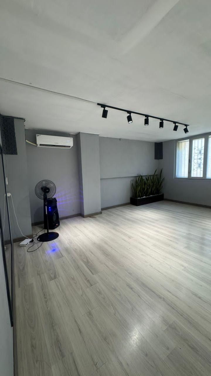 پلاتو استودیو سالن کلاس گروهی ورکشاپ رقص هیپ هاپ|اجارهٔ کوتاهمدت دفتر کار و فضای آموزشی|تهران, میرداماد|دیوار