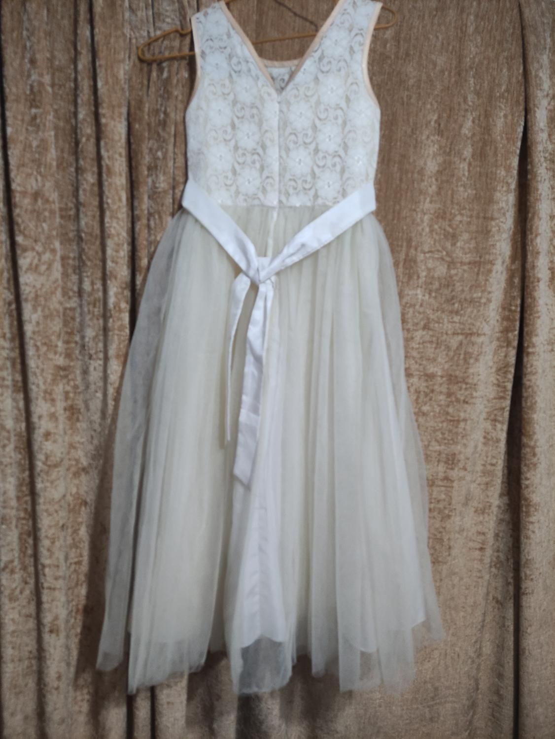 پیراهن دخترانه|کفش و لباس بچه|رشت, منظریه|دیوار