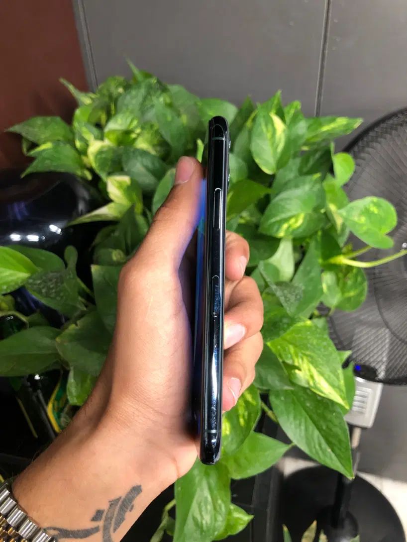 iphone 11pro لاکاغذی|موبایل|مشهد, ایثار|دیوار