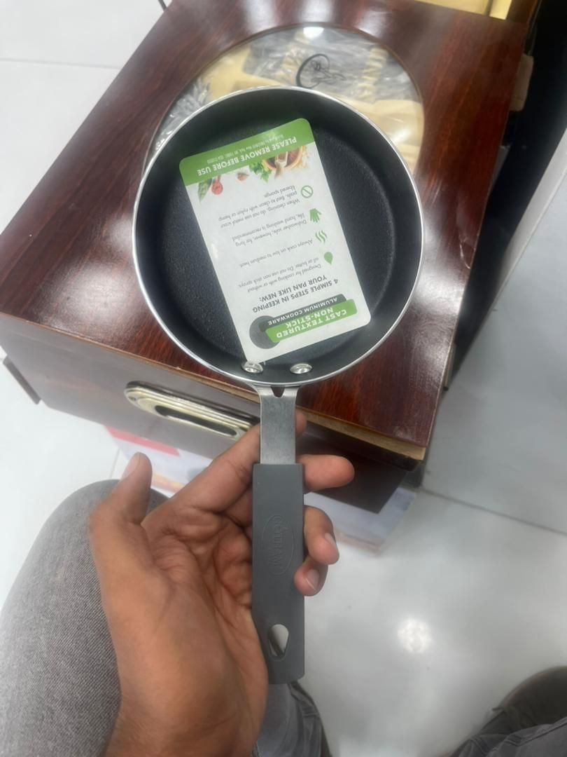 ماهی تابه دو تیکه|ظروف پختوپز|بندر گناوه, |دیوار