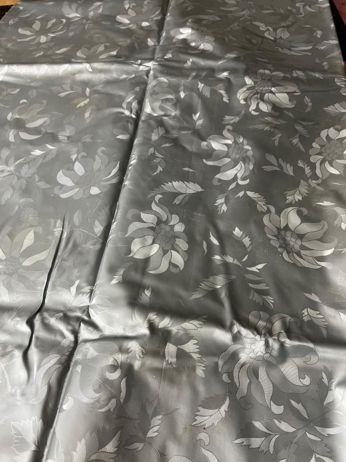 سفره مجلسی|سفره، حوله، دستمال آشپزخانه|اندیشه, اندیشه فاز ۱|دیوار