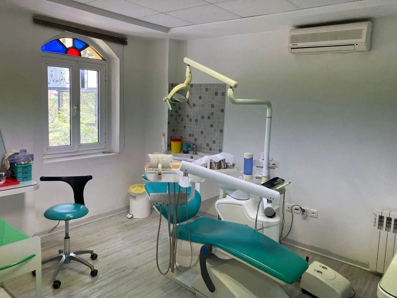 فروش کلینیک دندانپزشکی با تمامی امکانات ومجوزها|فروش دفتر کار، اتاق اداری، مطب|کرمان, |دیوار
