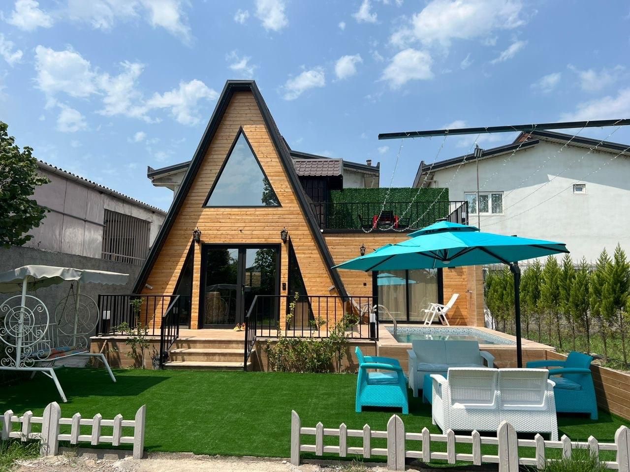 اجاره کلبه سوییسی استخردار دو خواب سرخرود|اجارهٔ کوتاهمدت ویلا و باغ|آمل, |دیوار