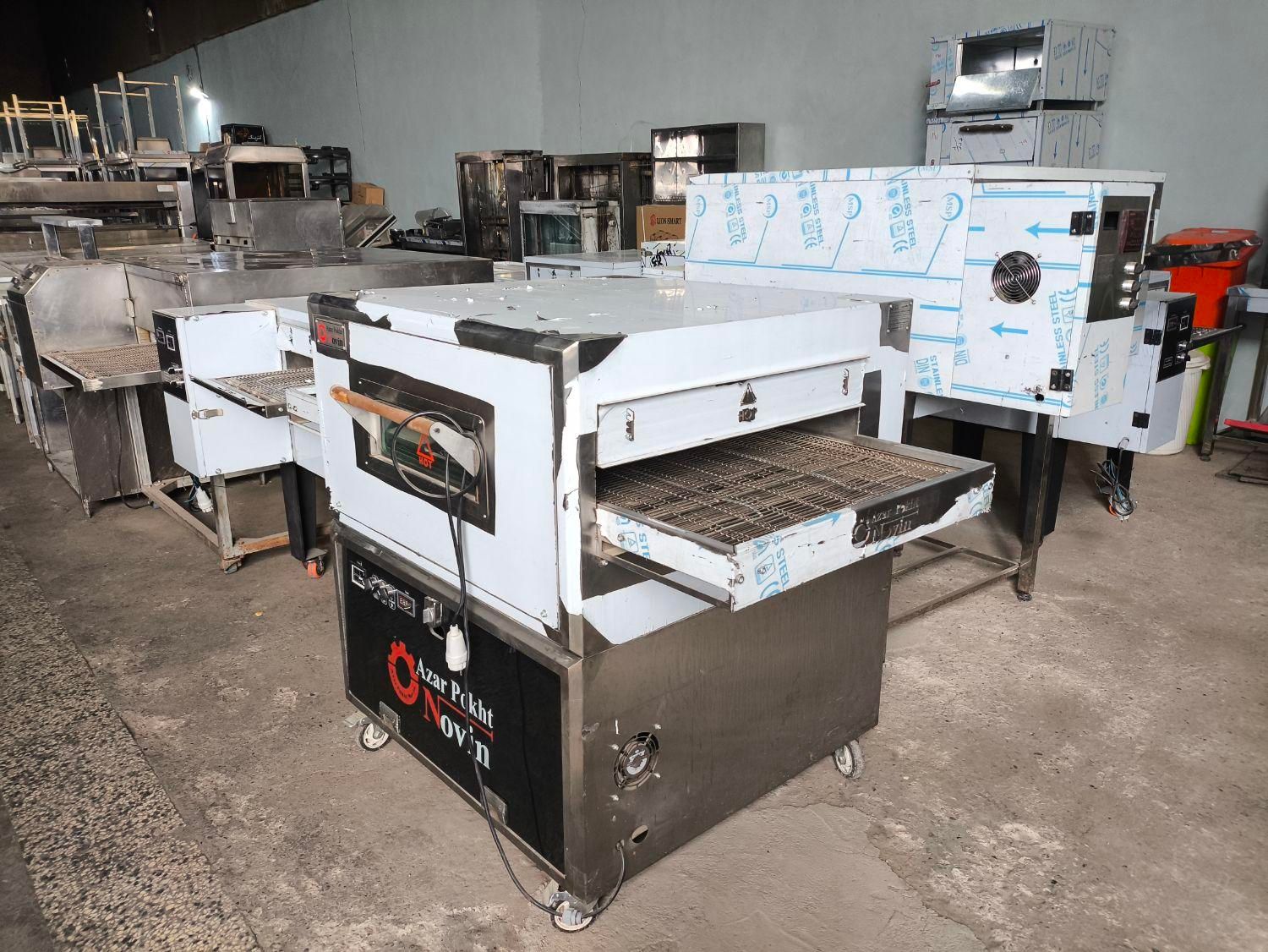 فروش فر پیتزا ریلی دهنه۵۰و ۷۰ با گارانتی|کافی‌شاپ و رستوران|مشهد, نوید|دیوار