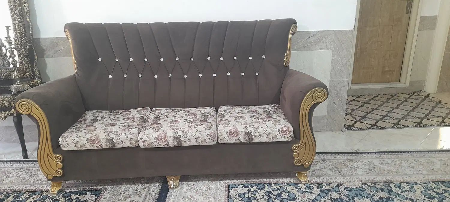 مبل راحتی ۷ نفره تمیز و سالم|مبلمان خانگی و میز عسلی|تهران, کیانشهر|دیوار