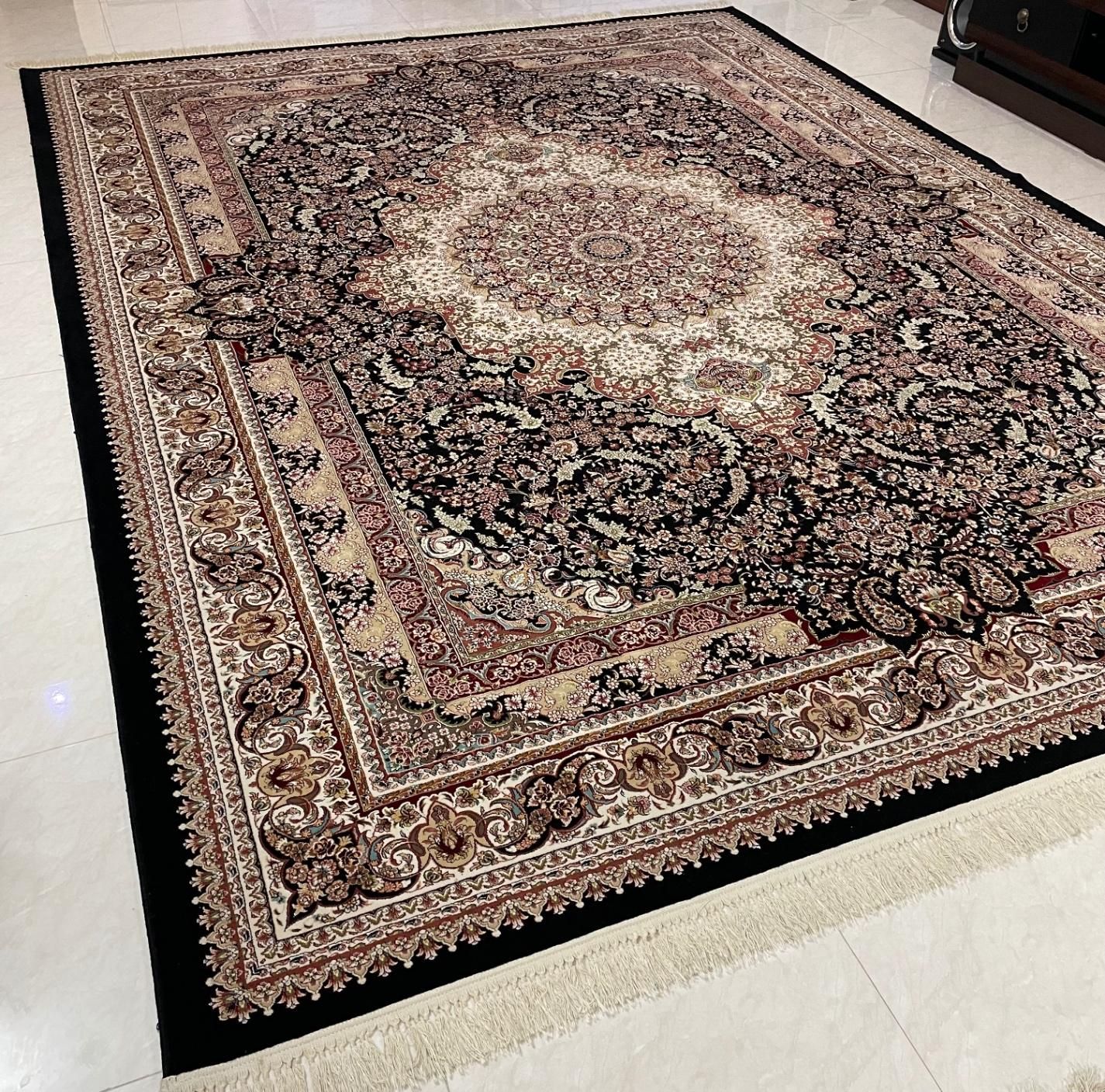 ۲ تخته فرش ۱۲ متری ۷۰۰ شانه|فرش|شیروان (خراسان), |دیوار