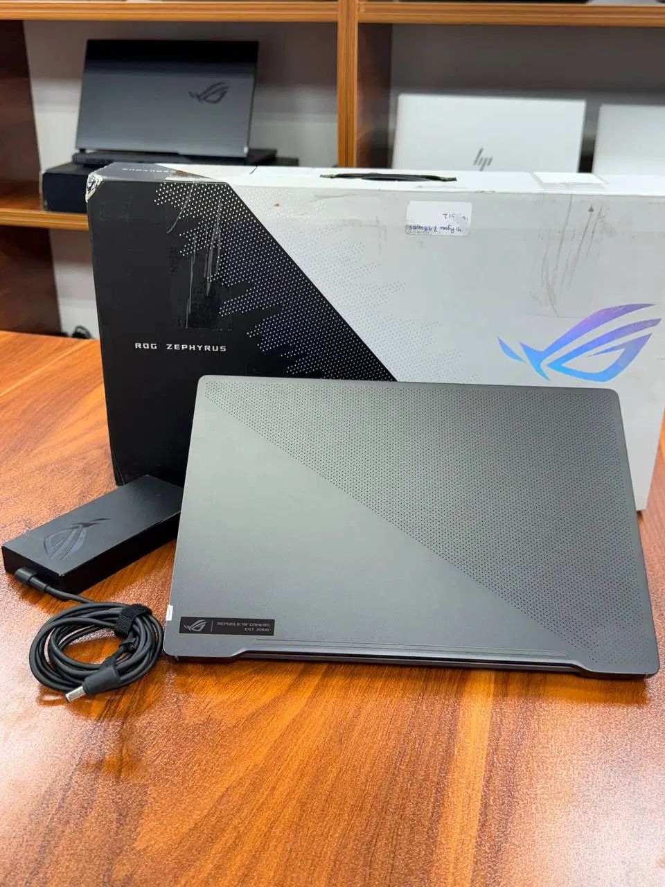 مدل پرطرفدار سبک و گرفیکدار Asus Zephyrus 14 اینچ|رایانه همراه|تهران, فلسطین (میدان انقلاب)|دیوار