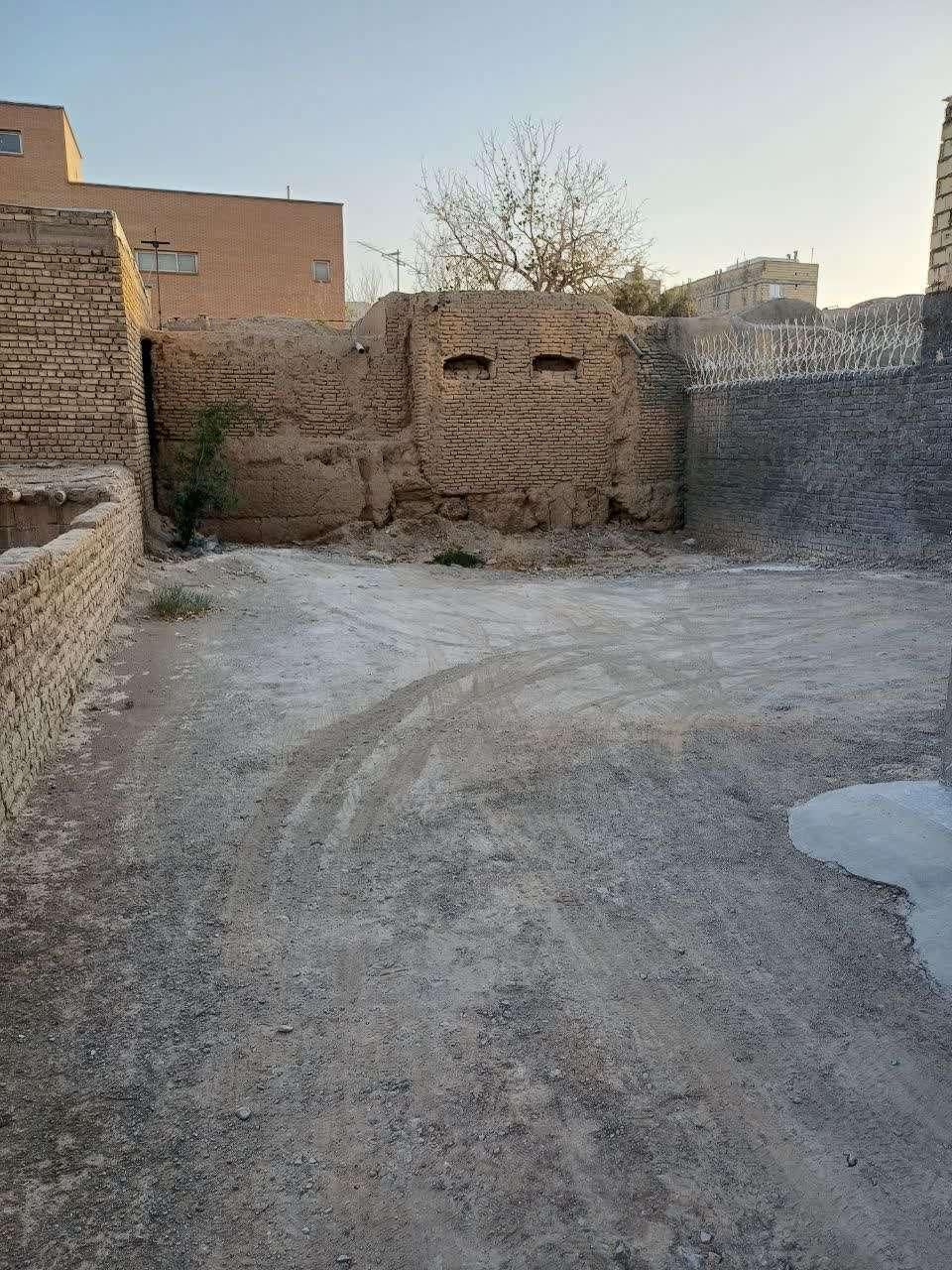 زمین مسکونی.۱۳۴متربامجوزساخت|فروش زمین و ملک کلنگی|اصفهان, ارداجی|دیوار