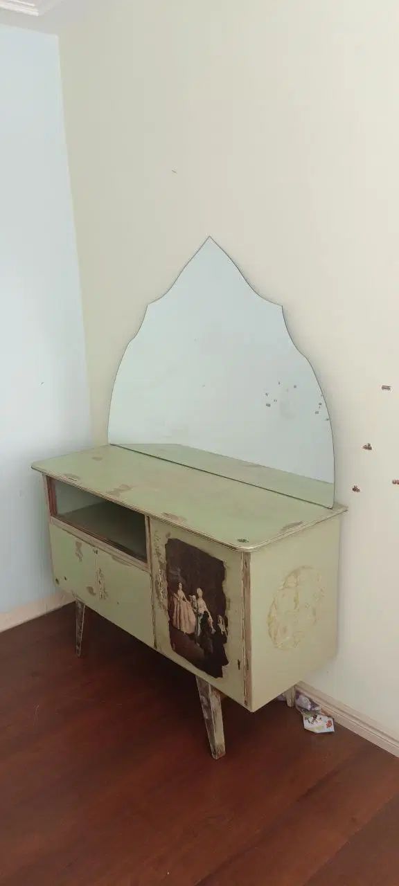 آینه و کنسول پتینه کاری، پایه ها آینه دکوپاژ شده|بوفه، ویترین، کنسول|مشهد, سناباد|دیوار
