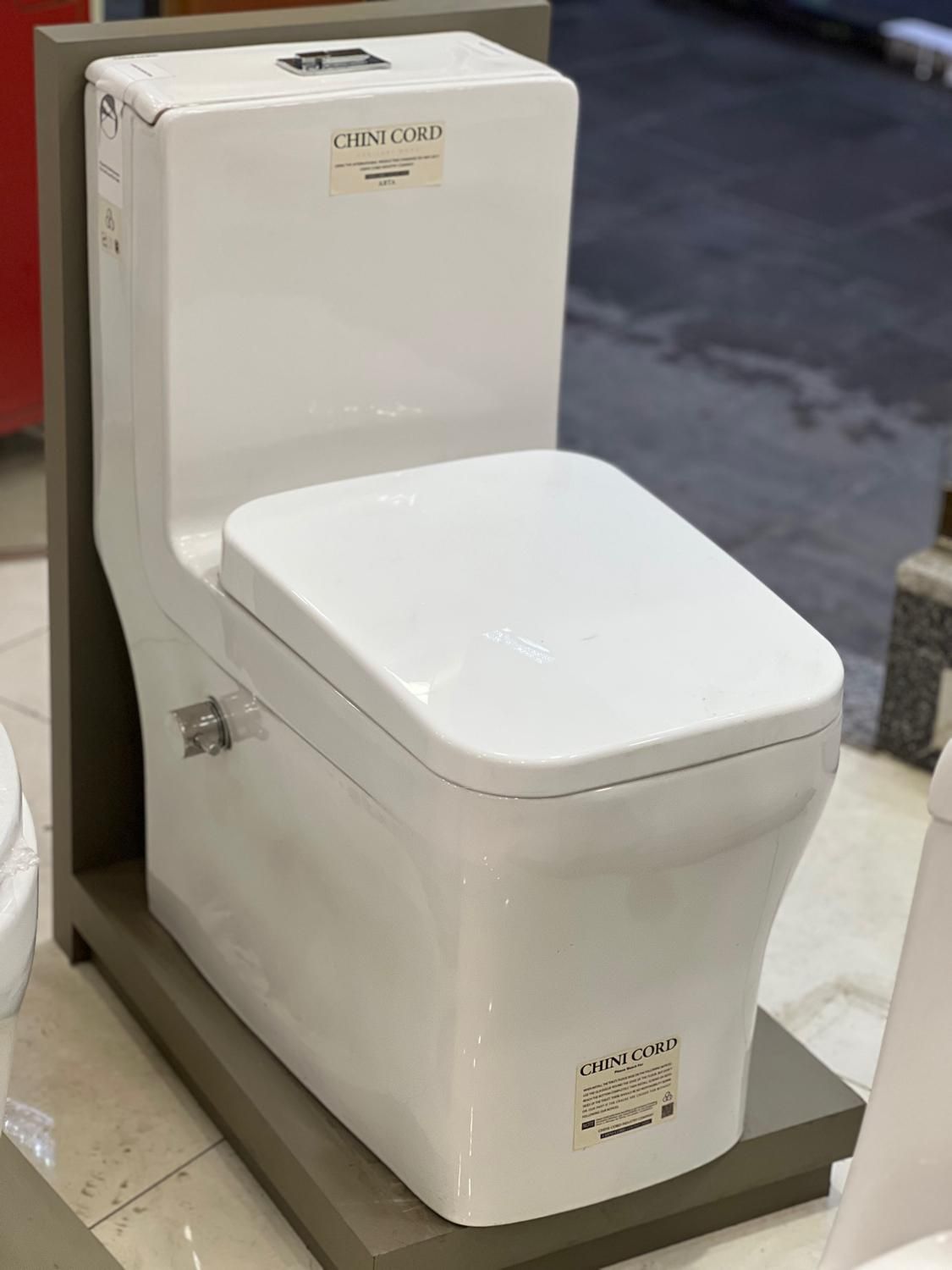 توالت فرنگی(چینی کُرد)|لوازم سرویس بهداشتی|سقز, |دیوار