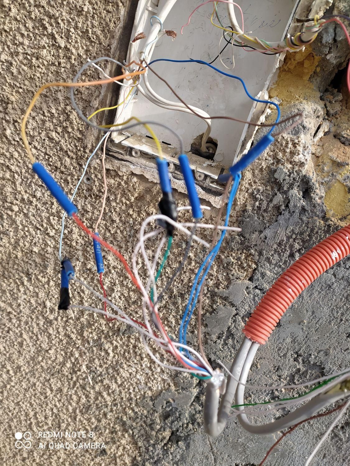 برق کاری برقکار|خدمات پیشه و مهارت|تاکستان, |دیوار