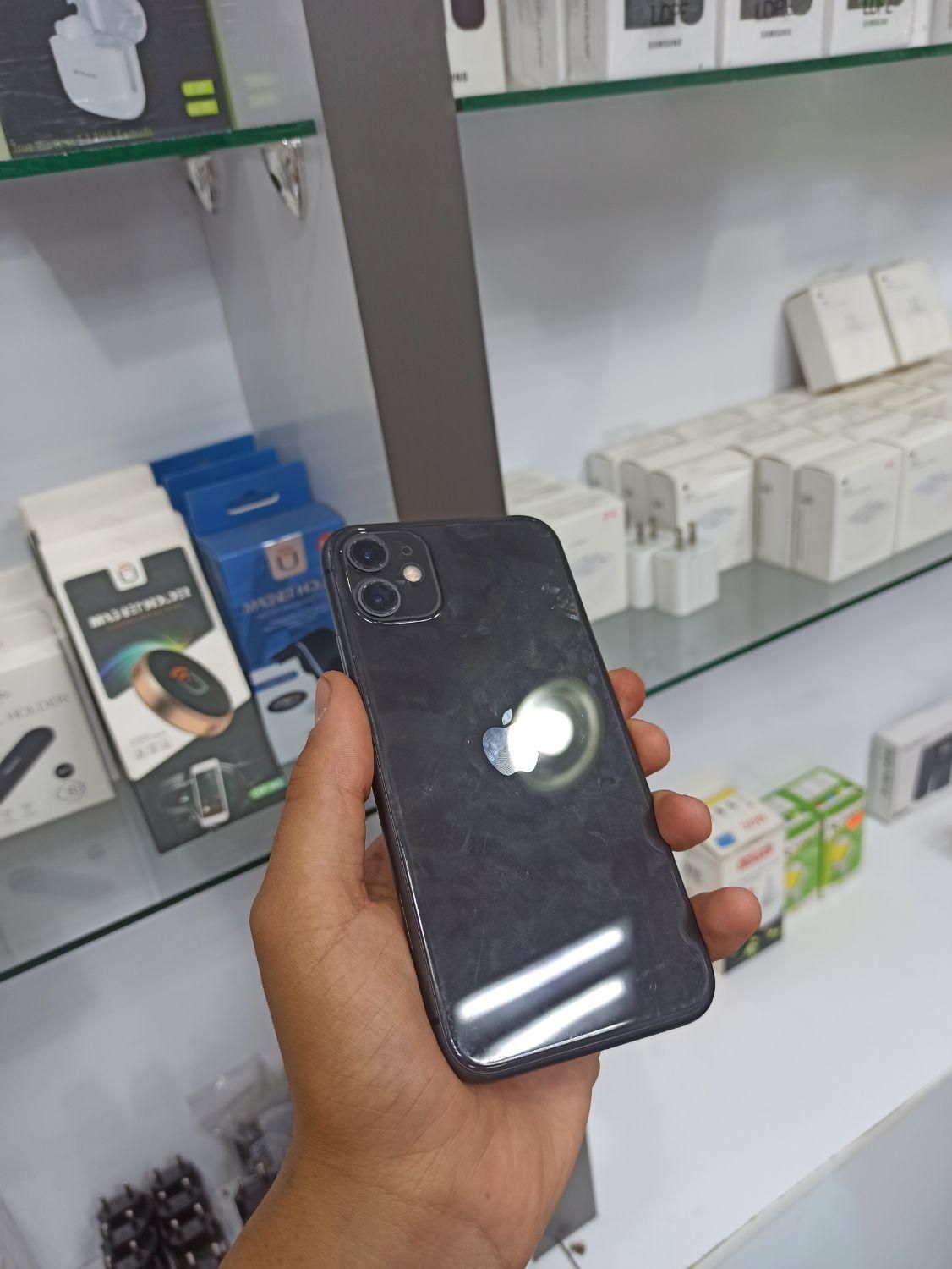 iphone 11 normal|موبایل|رشت, آزادگان|دیوار