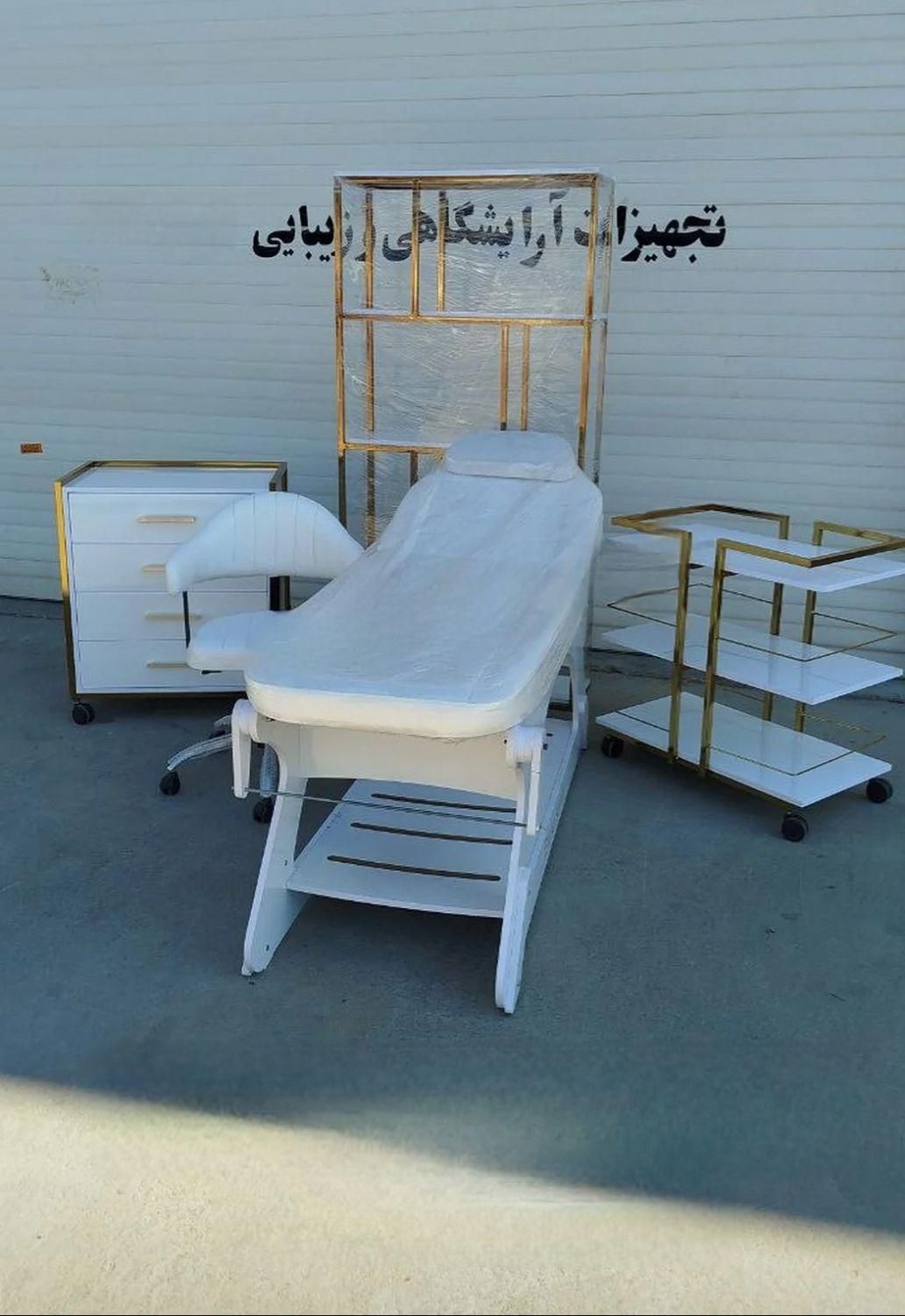 تخت/ تخت مژه/تخت سه تیکه/تخت تتو/تخت ماساژ|آرایشگاه و سالن‌های زیبایی|شیراز, میانرود|دیوار