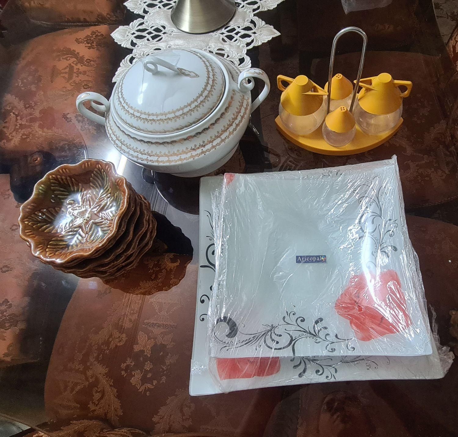 مقداری ظرف و ظروف|حراج|کرج, گوهردشت|دیوار