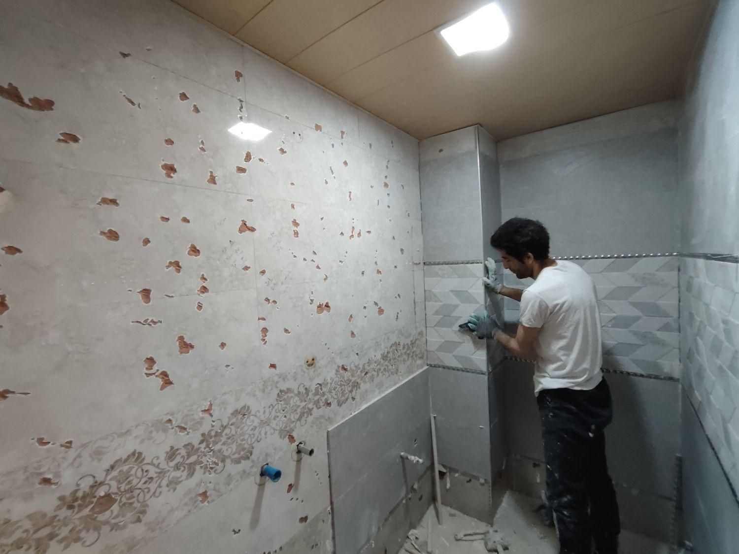 کاشی کاری سرامیک با چسب و سیمان ،کاشیکاری ،تخریب|خدمات پیشه و مهارت|تبریز, |دیوار