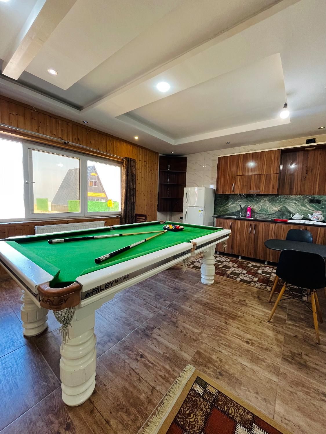 ویلا استخردار با بیلیارد پلاک یک دریا|اجارهٔ کوتاهمدت آپارتمان و سوئیت|بندر انزلی, اطبا|دیوار